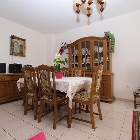 Apartment Luisa 1437 Peruški Eksteriør billede