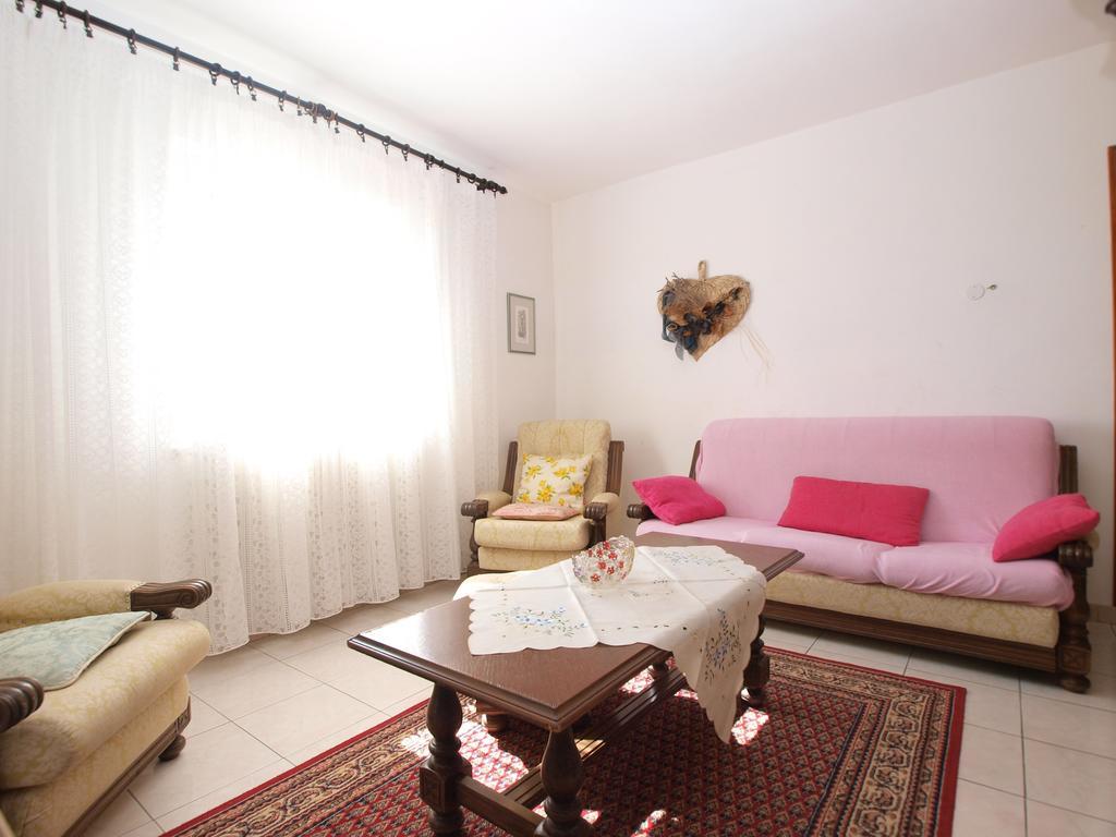 Apartment Luisa 1437 Peruški Eksteriør billede
