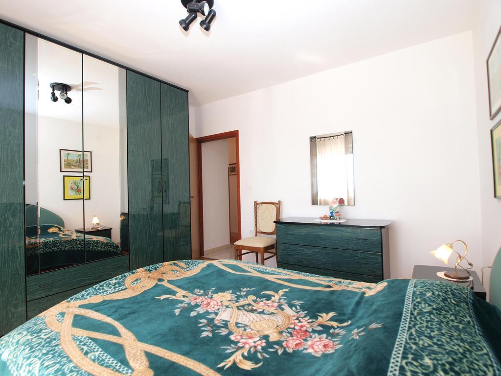 Apartment Luisa 1437 Peruški Eksteriør billede