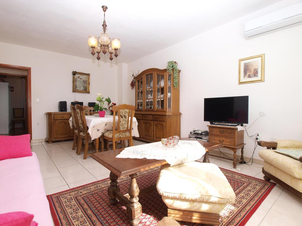 Apartment Luisa 1437 Peruški Eksteriør billede