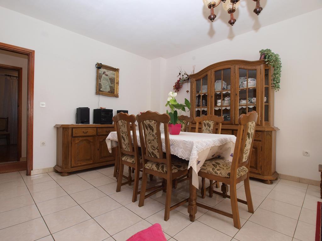 Apartment Luisa 1437 Peruški Eksteriør billede