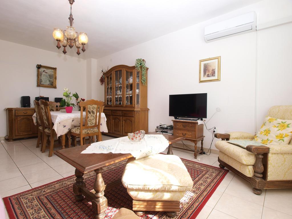 Apartment Luisa 1437 Peruški Eksteriør billede