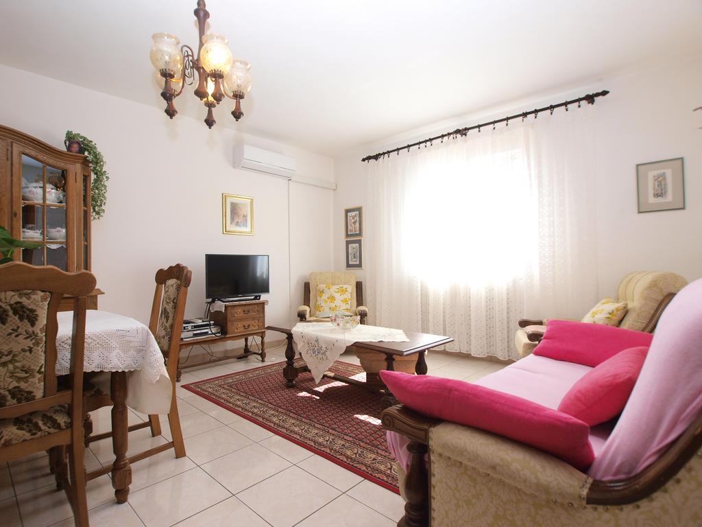 Apartment Luisa 1437 Peruški Eksteriør billede