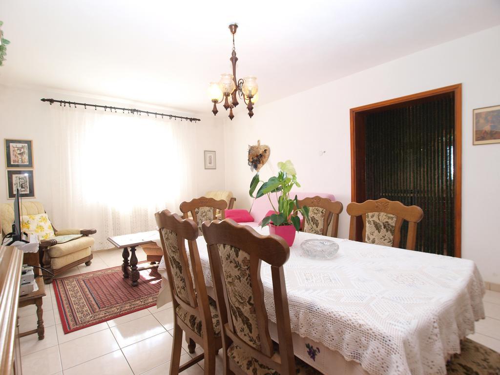 Apartment Luisa 1437 Peruški Eksteriør billede